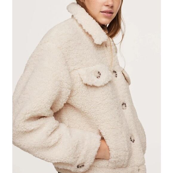 Mango Jacket Women's XS-S Beige Oversized Faux Shearling Cropped Button - Picture 1 of 10